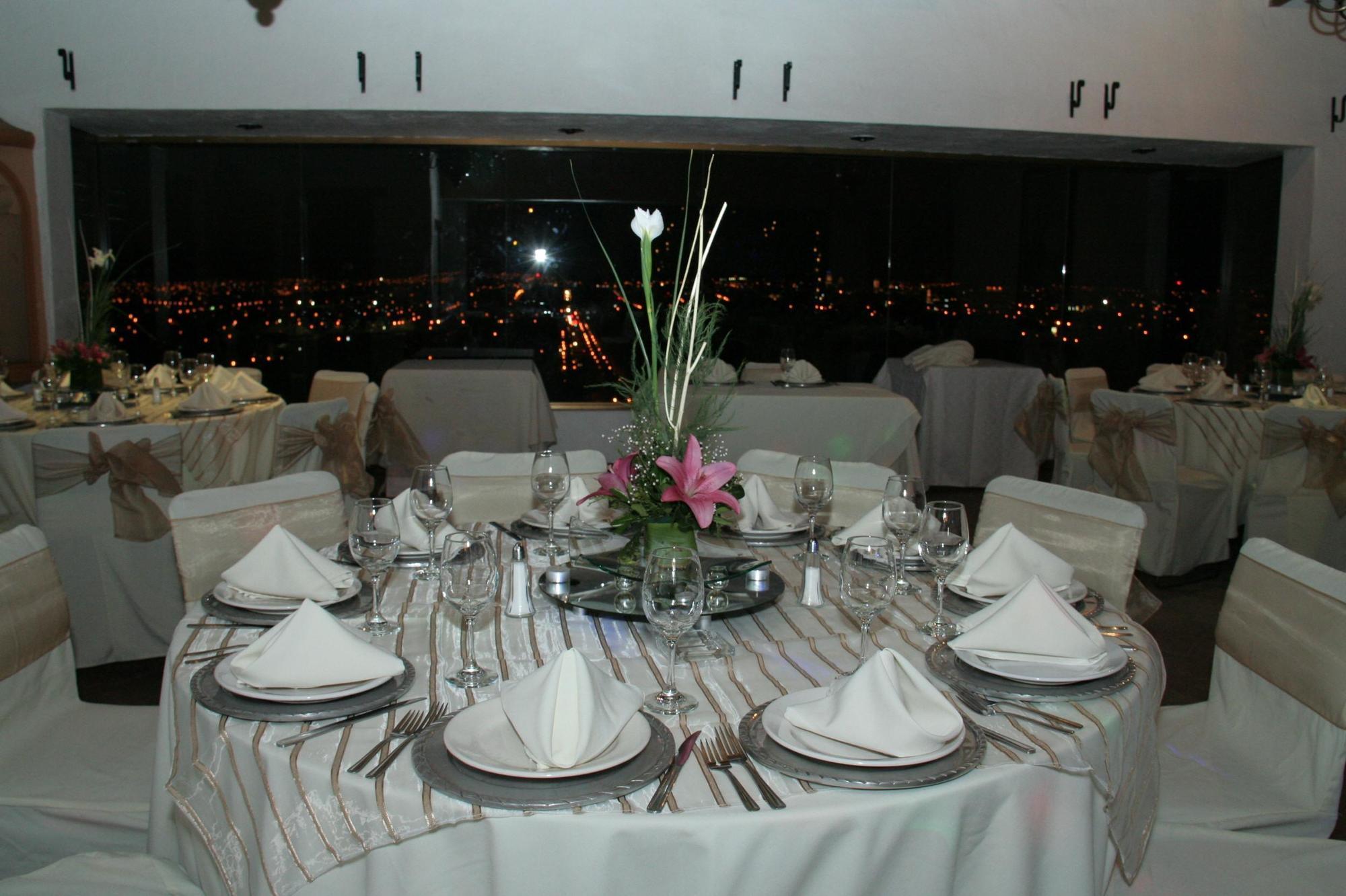 Villa San Jose Hotel & Suites Morelia Bagian luar foto